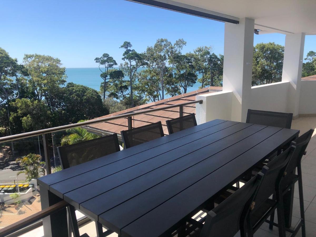 الشقق الفندقية خليج هيرفيفي  أليجرا هيرفي باي المظهر الخارجي الصورة A balcony in a residential apartment