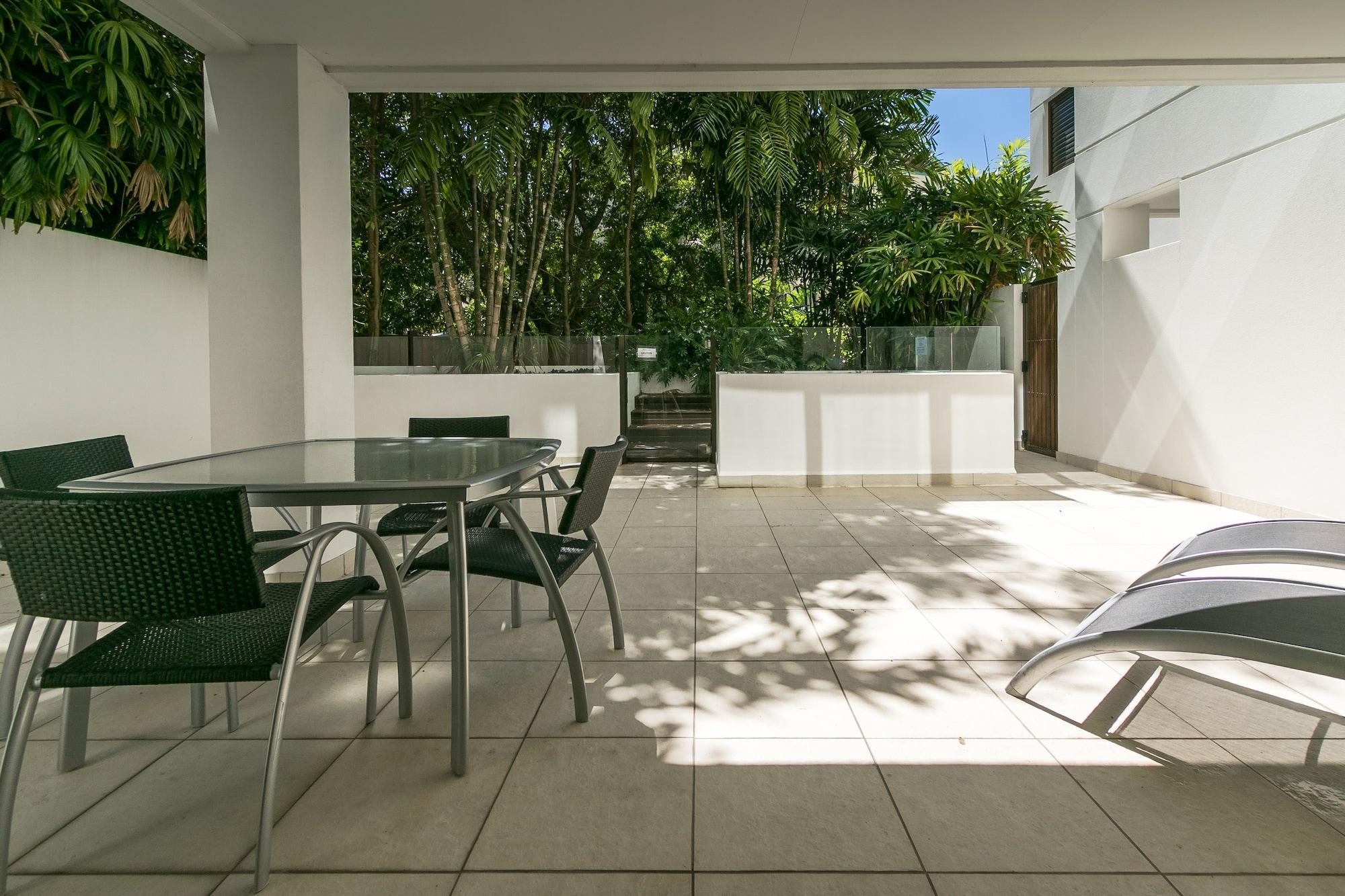 الشقق الفندقية خليج هيرفيفي  أليجرا هيرفي باي المظهر الخارجي الصورة The courtyard of a typical apartment at the complex
