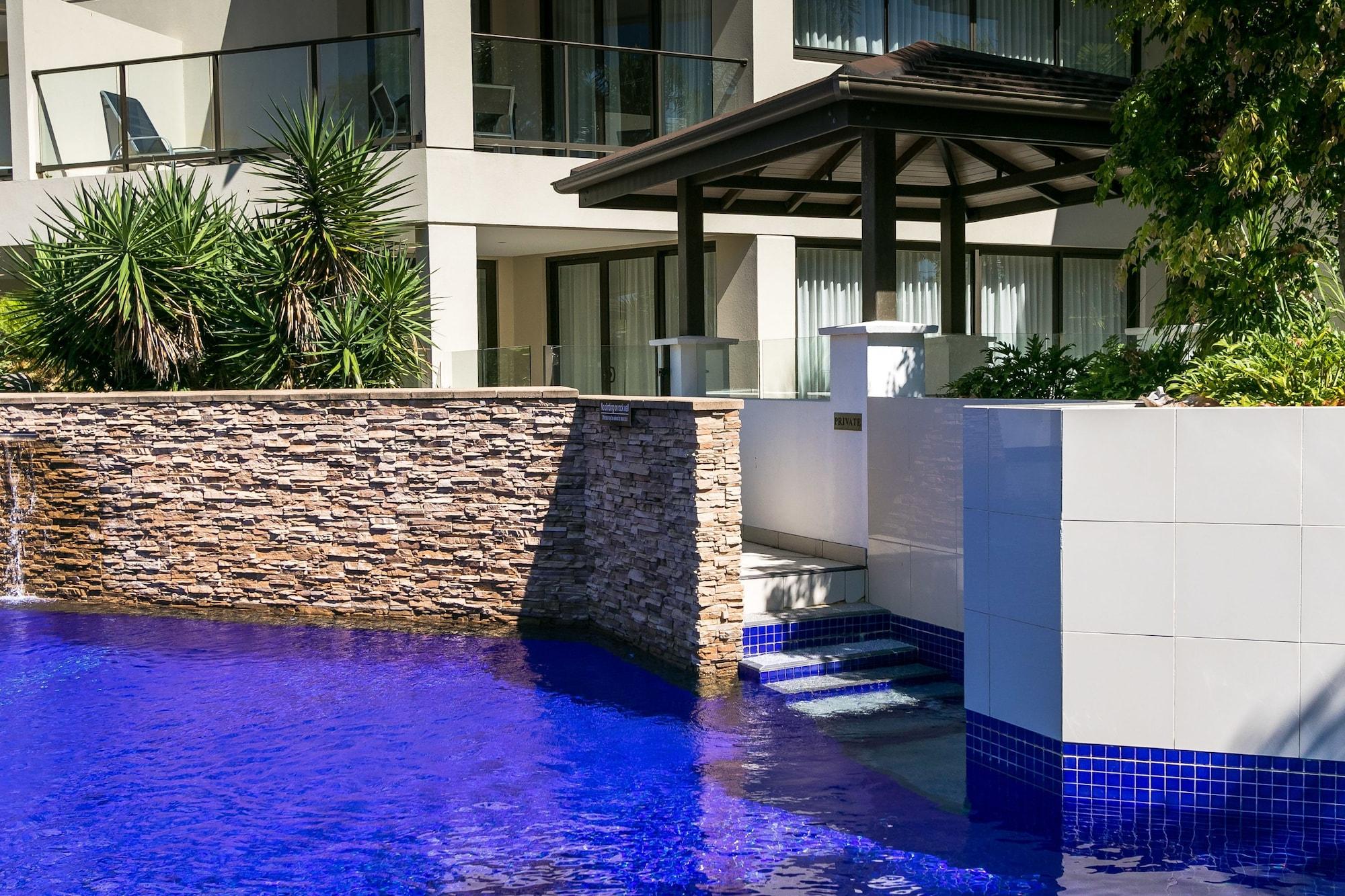 الشقق الفندقية خليج هيرفيفي  أليجرا هيرفي باي المظهر الخارجي الصورة A pool at the W Hotel, Brisbane