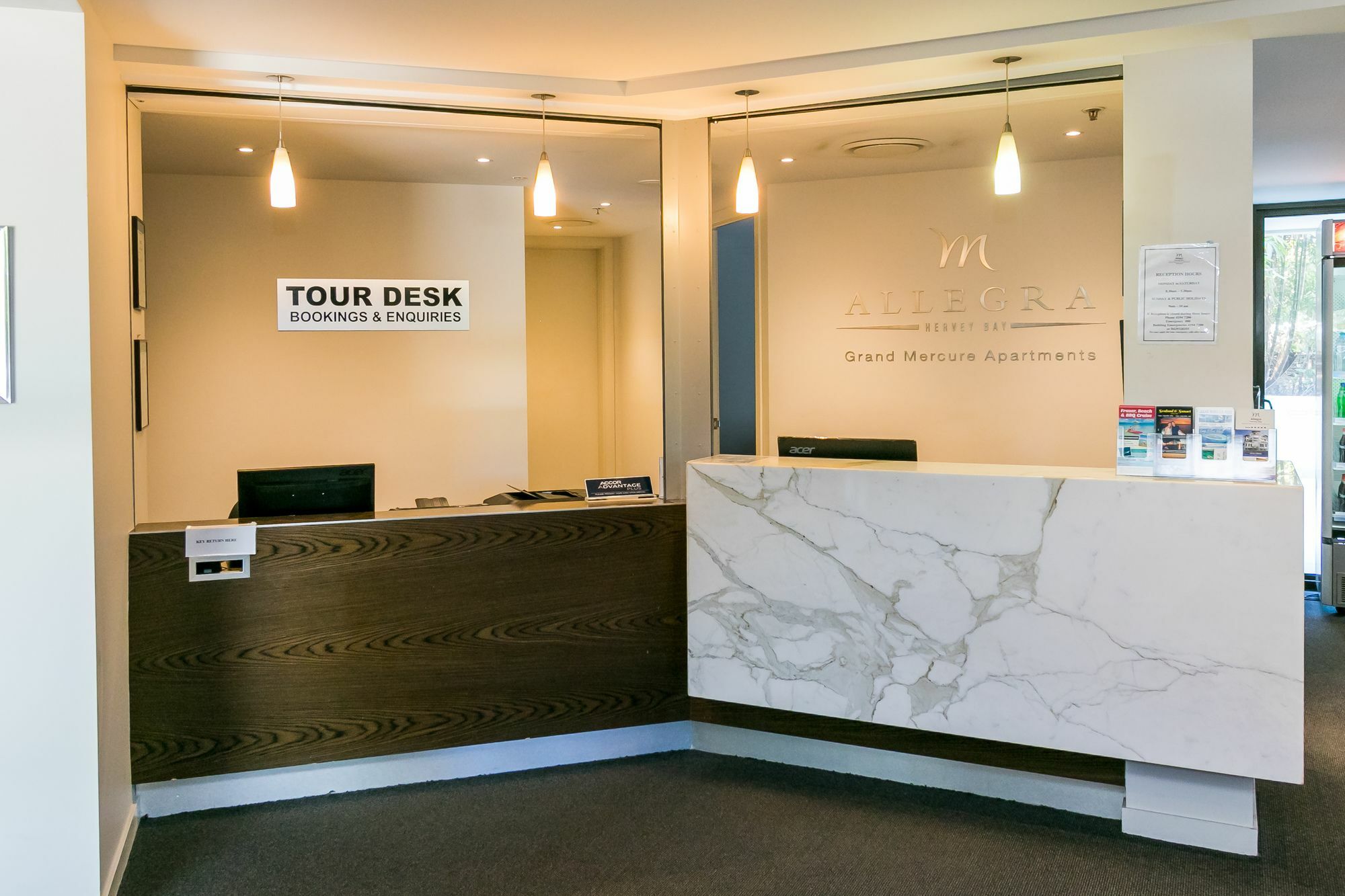 الشقق الفندقية خليج هيرفيفي  أليجرا هيرفي باي المظهر الخارجي الصورة Tour Desk at the National Museum of the United States Army