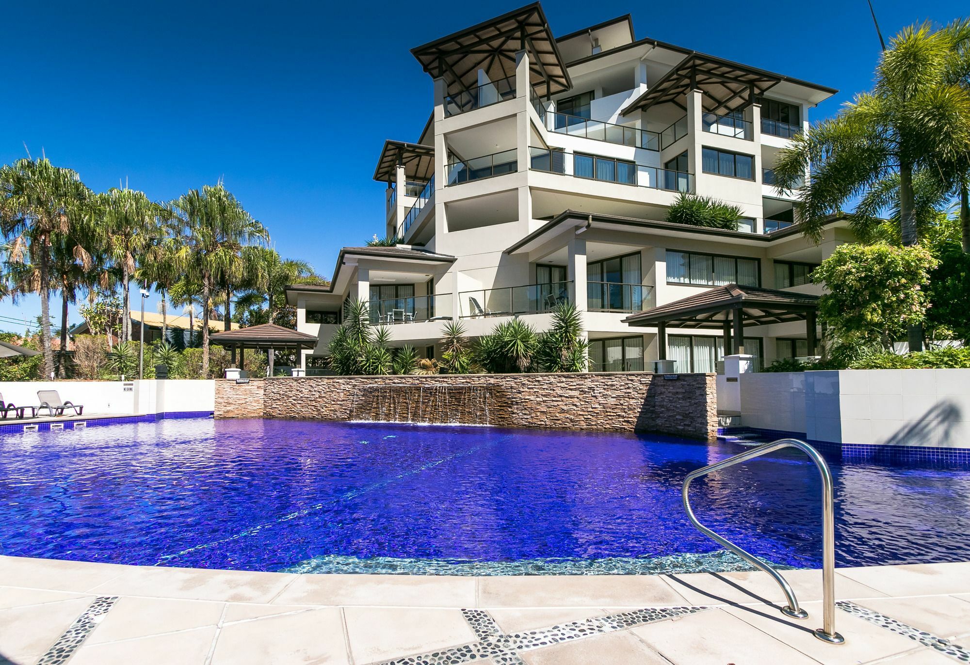 الشقق الفندقية خليج هيرفيفي  أليجرا هيرفي باي المظهر الخارجي الصورة The pool at Peppers Mantra on Saltwater Island